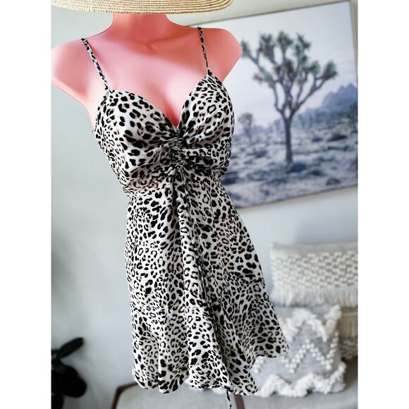 Drive Them Wild flowy + flirty flounce hem cinch bust mini dress Nordstrom Sm - Picture 1 of 4